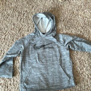 Nike boys youth medium hooded sweatshirt